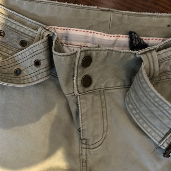 2/$25 - American Eagle Khaki Capris - Size 2 - Picture 2 of 9